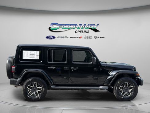 New 2025 Jeep Wrangler Unlimited Sahara AWD/4WD image 8