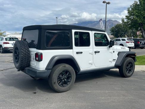Used 2020 Jeep Wrangler Unlimited Willys image 10
