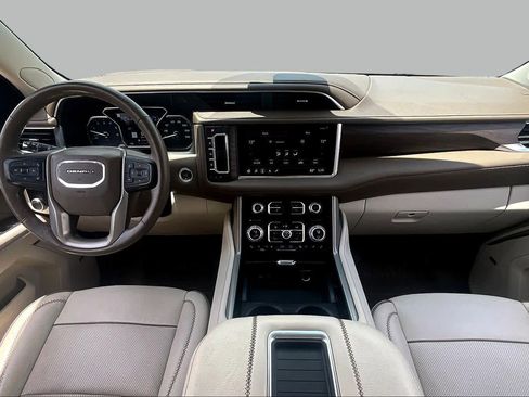 Used 2021 GMC Yukon XL Denali w/ Denali Premium Package RWD image 16