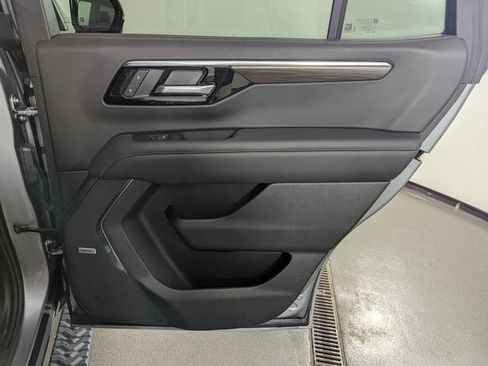 Used 2025 Chevrolet Tahoe Z71 image 26