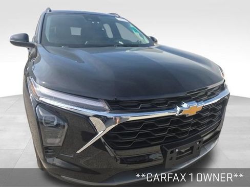 Used 2025 Chevrolet Trax LT w/ Driver Confidence Package FWD image 2