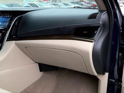Used 2019 Cadillac Escalade ESV Luxury image 15