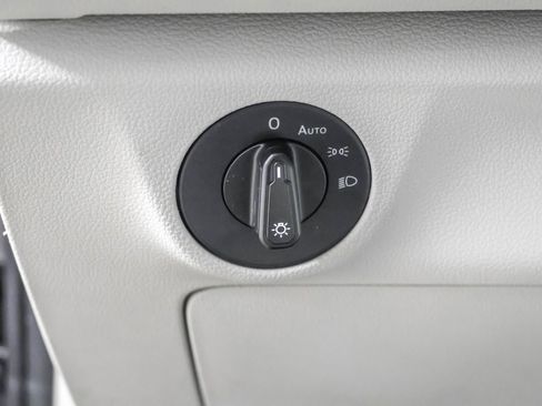 Used 2020 Volkswagen Jetta SE w/ SE Cold Weather Package FWD image 23