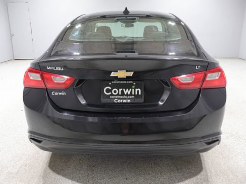 Used 2017 Chevrolet Malibu LT w/ Leather Package FWD image 3
