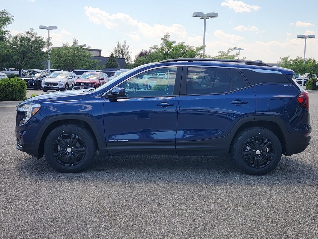 Used 2023 GMC Terrain SLE w/ Driver Convenience Package AWD/4WD image 34