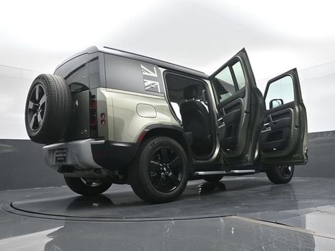 Used 2020 Land Rover Defender 110 HSE AWD/4WD image 24