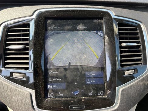 Used 2018 Volvo XC90 T6 Momentum w/ Convenience Package AWD/4WD image 10