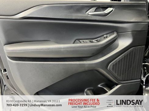 New 2025 Jeep Grand Cherokee Altitude AWD/4WD image 27