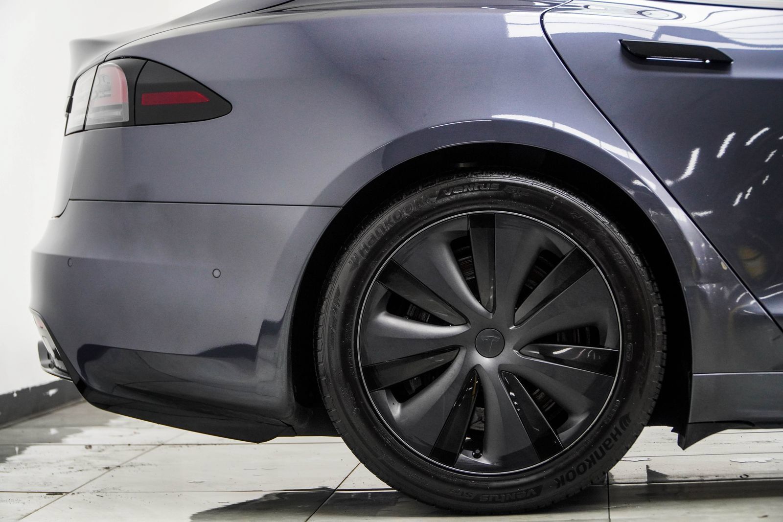 Used 2022 Tesla Model S AWD/4WD image 9
