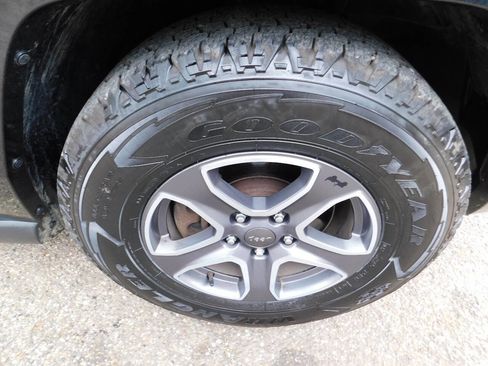 Used 2006 Jeep Commander 4WD w/ Popular Equipment Group image 12