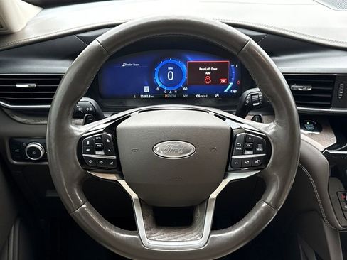 Used 2021 Ford Explorer Platinum w/ Equipment Group 601A image 16