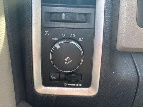 Used 2012 RAM 1500 Big Horn w/ Luxury Group image 13