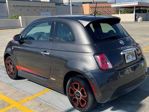 Used 2018 FIAT 500 e w/ Esport Package FWD image 3