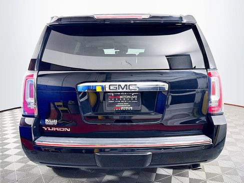 Used 2019 GMC Yukon Denali w/ Denali Ultimate Black Edition AWD/4WD image 7