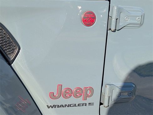 Used 2024 Jeep Wrangler Unlimited Rubicon image 4