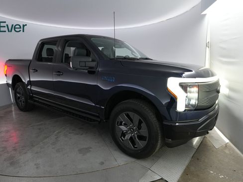 Used 2025 Ford F150 Lightning Flash AWD/4WD image 2
