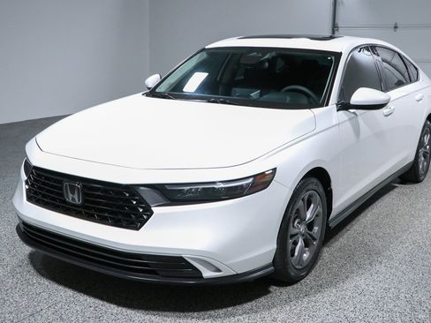 Used 2024 Honda Accord EX image 29