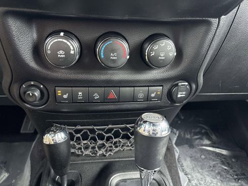Certified 2017 Jeep Wrangler Unlimited Sahara w/ Connectivity Group AWD/4WD image 16