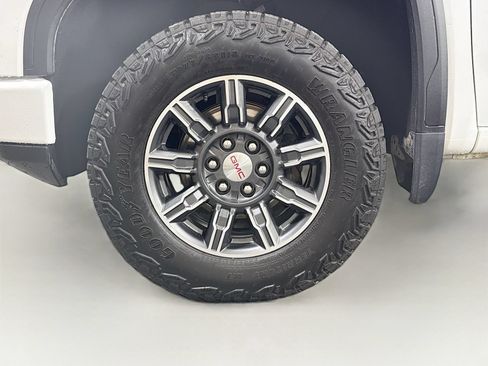 Used 2025 GMC Sierra 1500 AT4 AWD/4WD image 32
