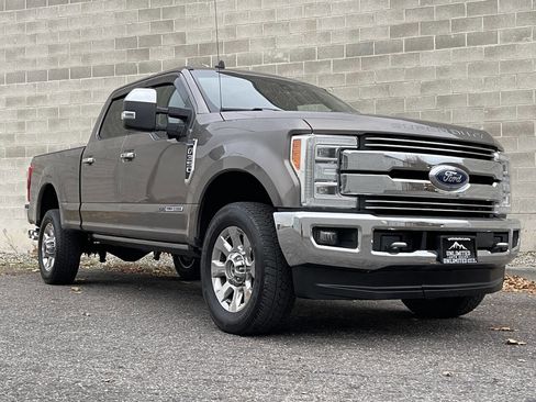 Used 2019 Ford F350 Lariat w/ Lariat Ultimate Package image 27