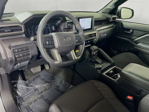 Certified 2025 Toyota Tacoma SR5 image 10