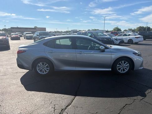 Used 2026 Toyota Camry LE FWD image 5