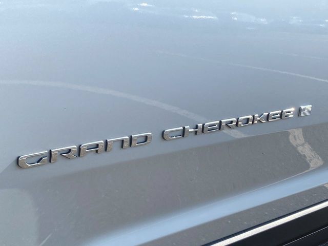 Used 2023 Jeep Grand Cherokee Limited AWD/4WD image 31