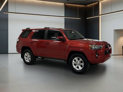Used 2022 Toyota 4Runner SR5 Premium w/ Moonroof Package RWD image 8
