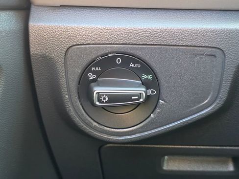 Used 2022 Volkswagen Atlas SE image 41