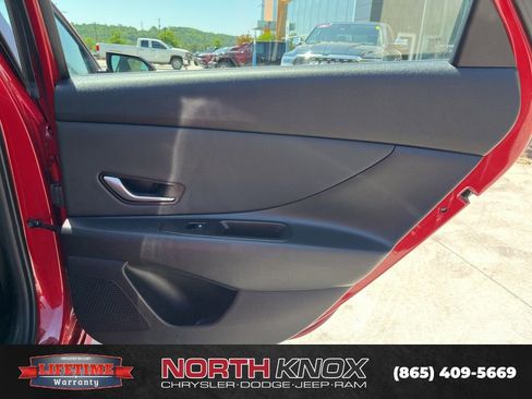 Used 2025 Hyundai Elantra SEL FWD image 25