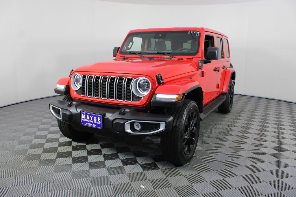 Used 2025 Jeep Wrangler Unlimited Sahara AWD/4WD image 20
