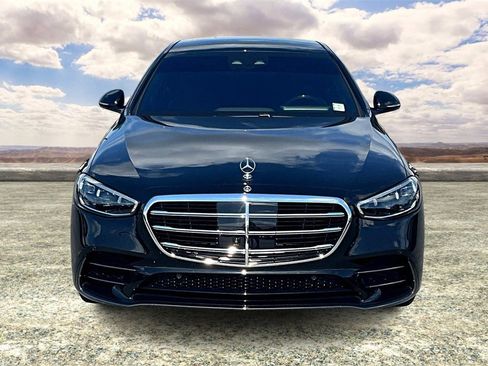 Used 2025 Mercedes-Benz S 580 4MATIC Sedan image 2