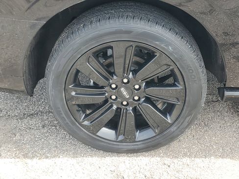 Used 2023 Lincoln Navigator Reserve image 7