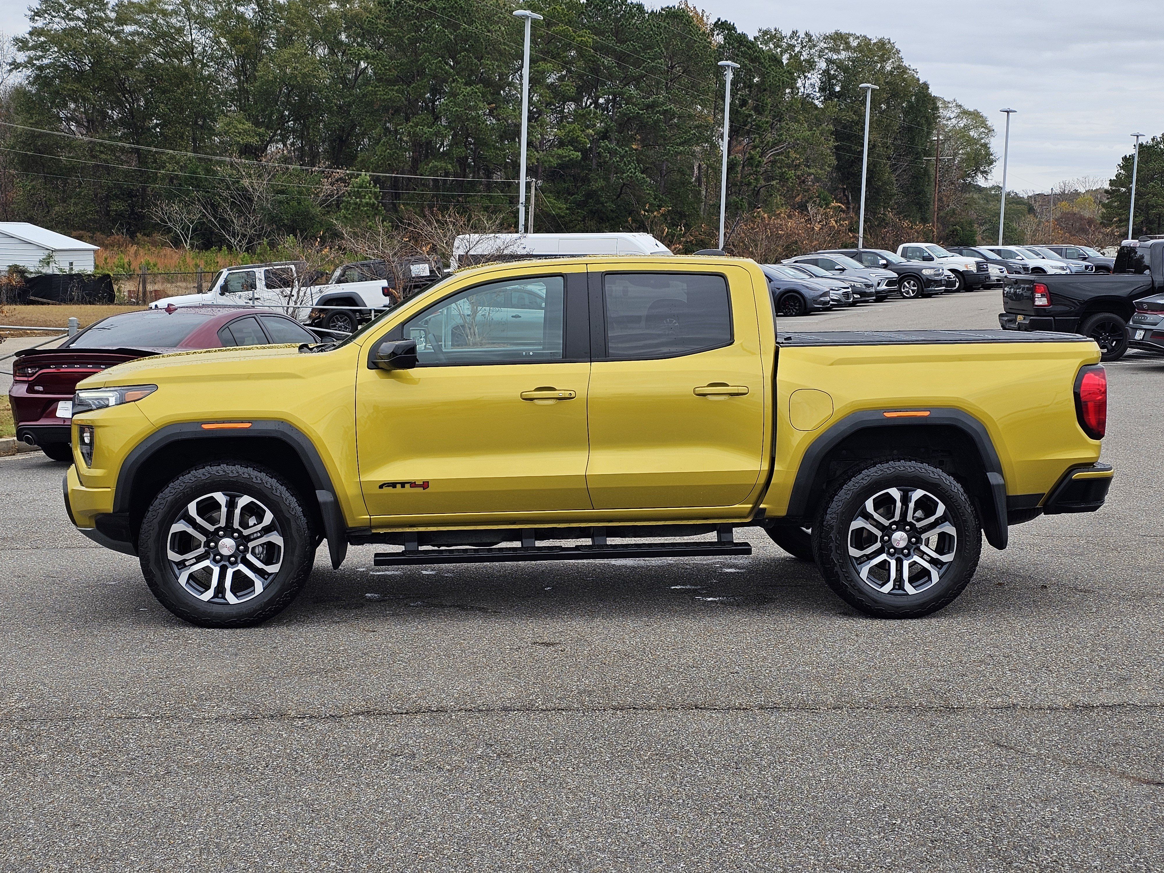 Used 2023 GMC Canyon AT4 w/ AT4 Premium Package AWD/4WD image 13