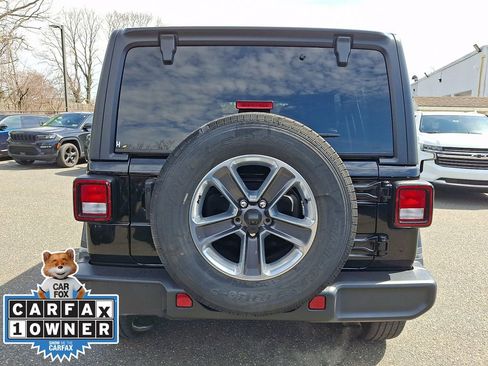 Used 2021 Jeep Wrangler Unlimited Sahara AWD/4WD image 5
