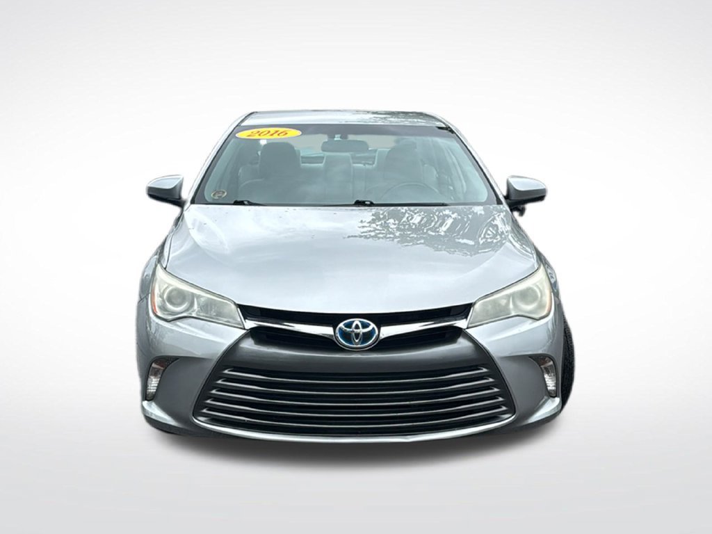 Used 2016 Toyota Camry LE FWD image 2