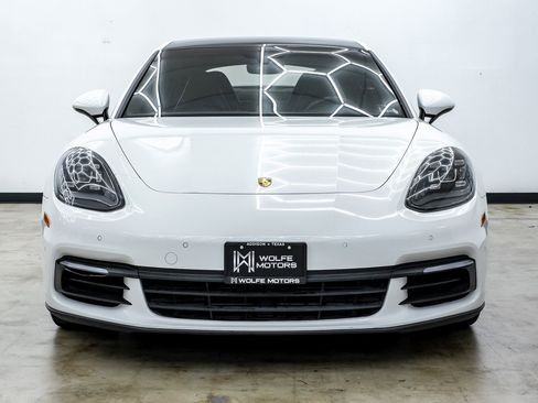 Used 2019 Porsche Panamera 4 image 2