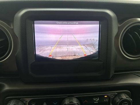 Used 2022 Jeep Wrangler Unlimited Sport AWD/4WD image 24