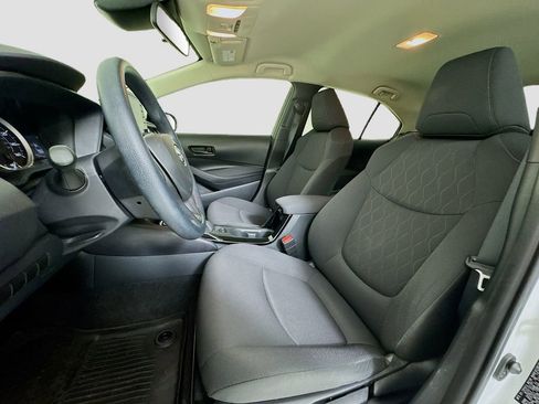 Used 2022 Toyota Corolla LE FWD image 11
