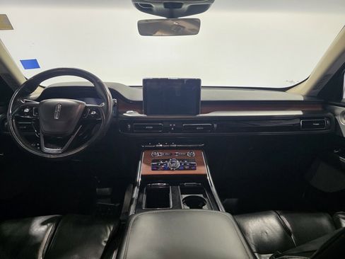 Used 2020 Lincoln Aviator Reserve w/ Equipment Group 201A image 10