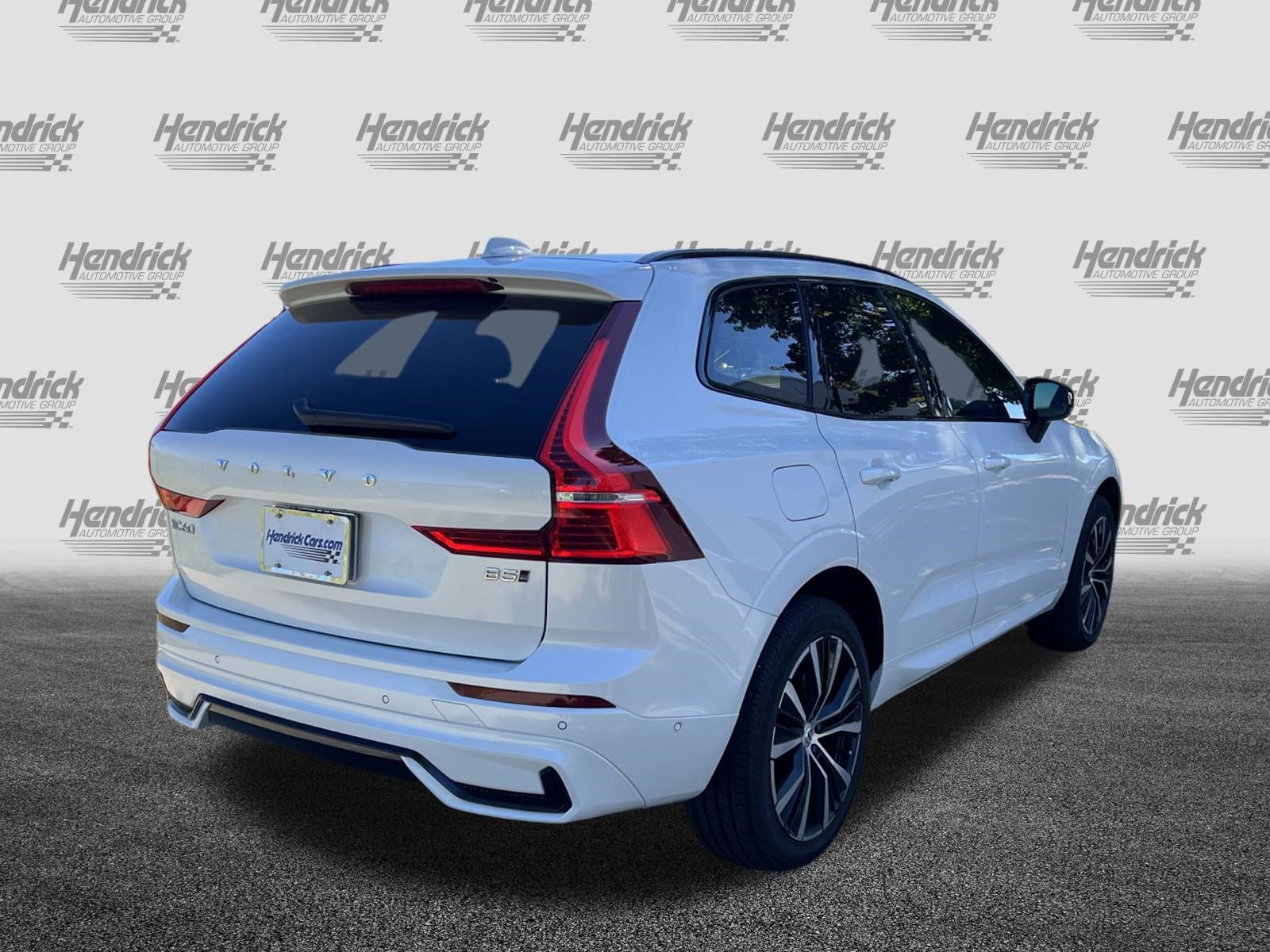 Used 2025 Volvo XC60 B5 Plus AWD/4WD image 10