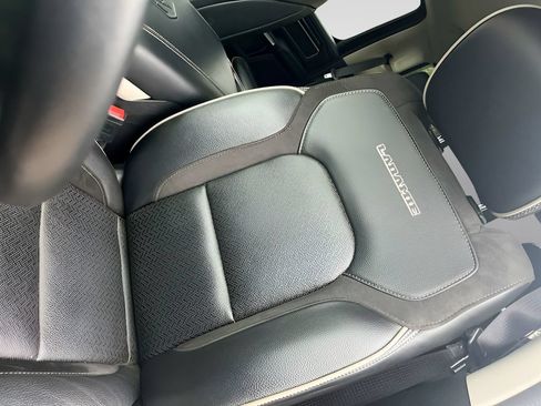 Used 2022 RAM 1500 Laramie AWD/4WD image 19
