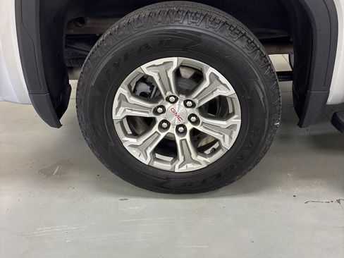 Used 2022 GMC Sierra 1500 SLE w/ X31 Off-Road Package AWD/4WD image 31