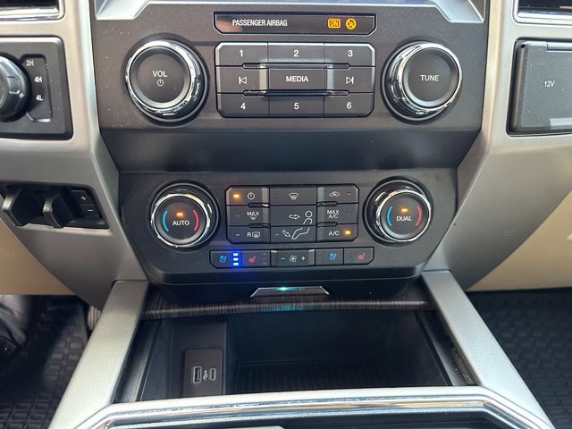 Used 2021 Ford F250 Lariat w/ Lariat Value Package AWD/4WD image 19