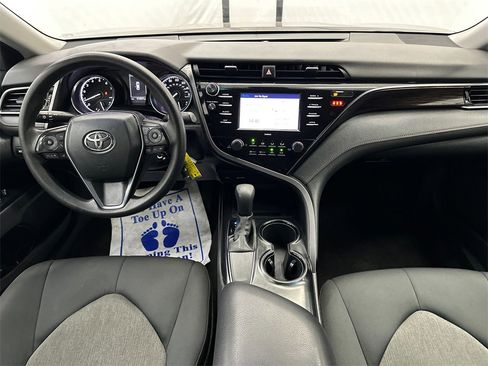 Used 2020 Toyota Camry LE image 21