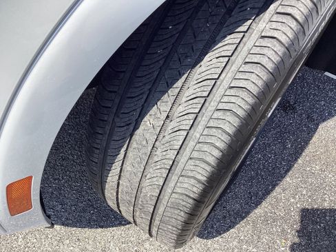 Used 2023 Buick Envision Avenir image 11