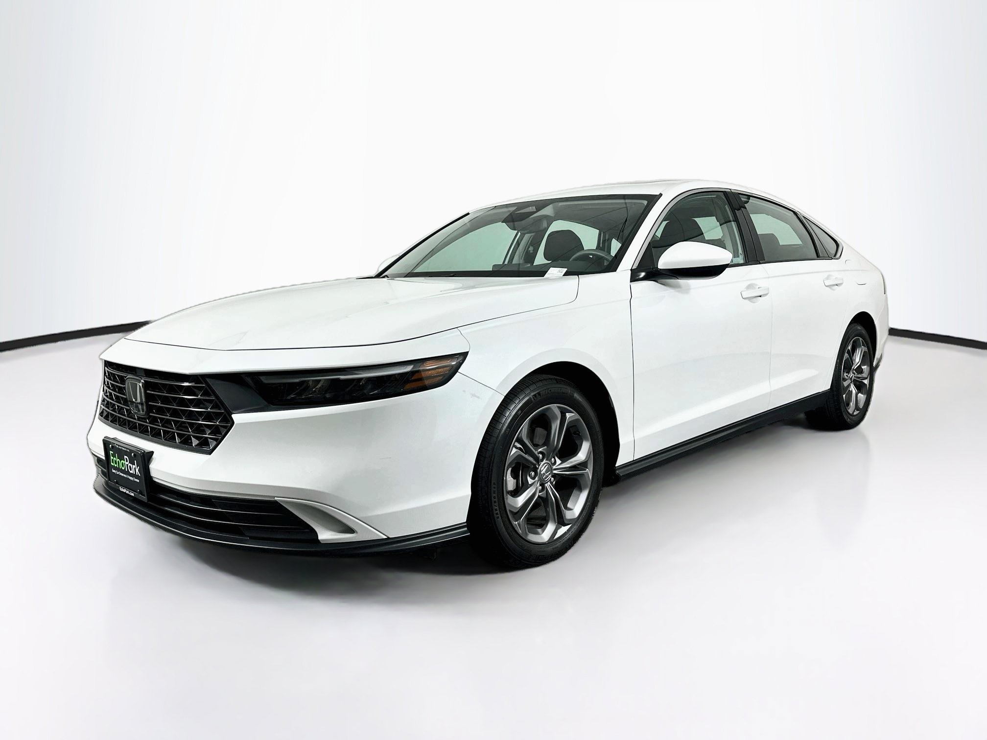 Used 2024 Honda Accord EX image 3