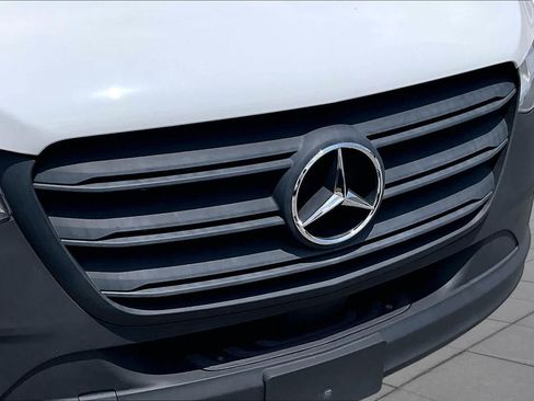 Used 2025 Mercedes-Benz Sprinter 2500 image 32