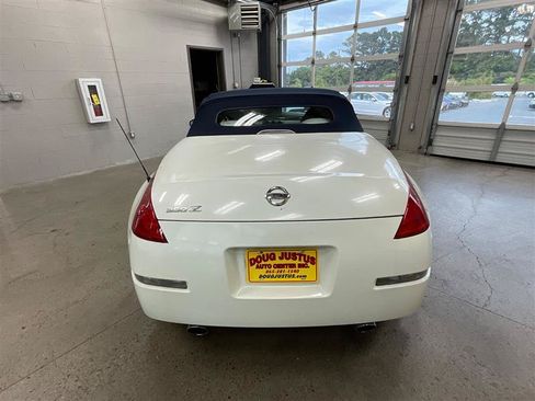 Used 2004 Nissan 350Z Touring RWD image 27