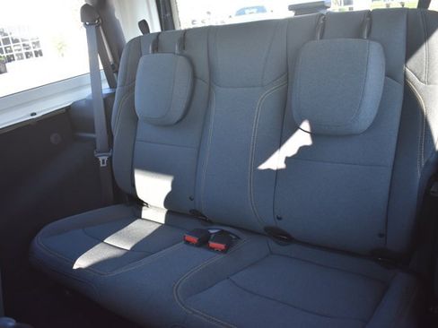 Used 2025 Jeep Wrangler Sport AWD/4WD image 13